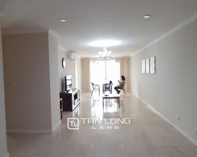 Chung cư không đồ, 145m2 cho thuê tại P1 Ciputra, quận Tây Hồ