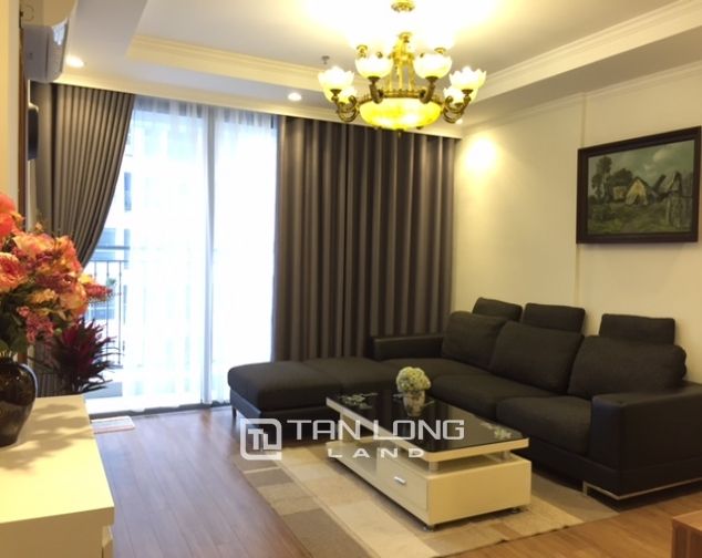 Chung cư tầng cao 2 phòng ngủ tại Park 5 Vinhomes Times City cho thuê