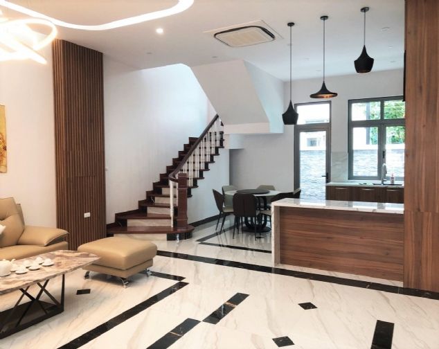 Chuyển nhượng BT liền kề DT 90m2 x 3.5 tầng, đủ đồ tại Vinhomes Riverside The Harmony