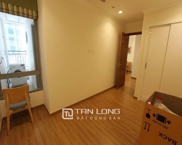 Có căn hộ cho thuê diện tích 86m2 tại Vinhomes Nguyễn Chí Thanh, quận Đống Đa.