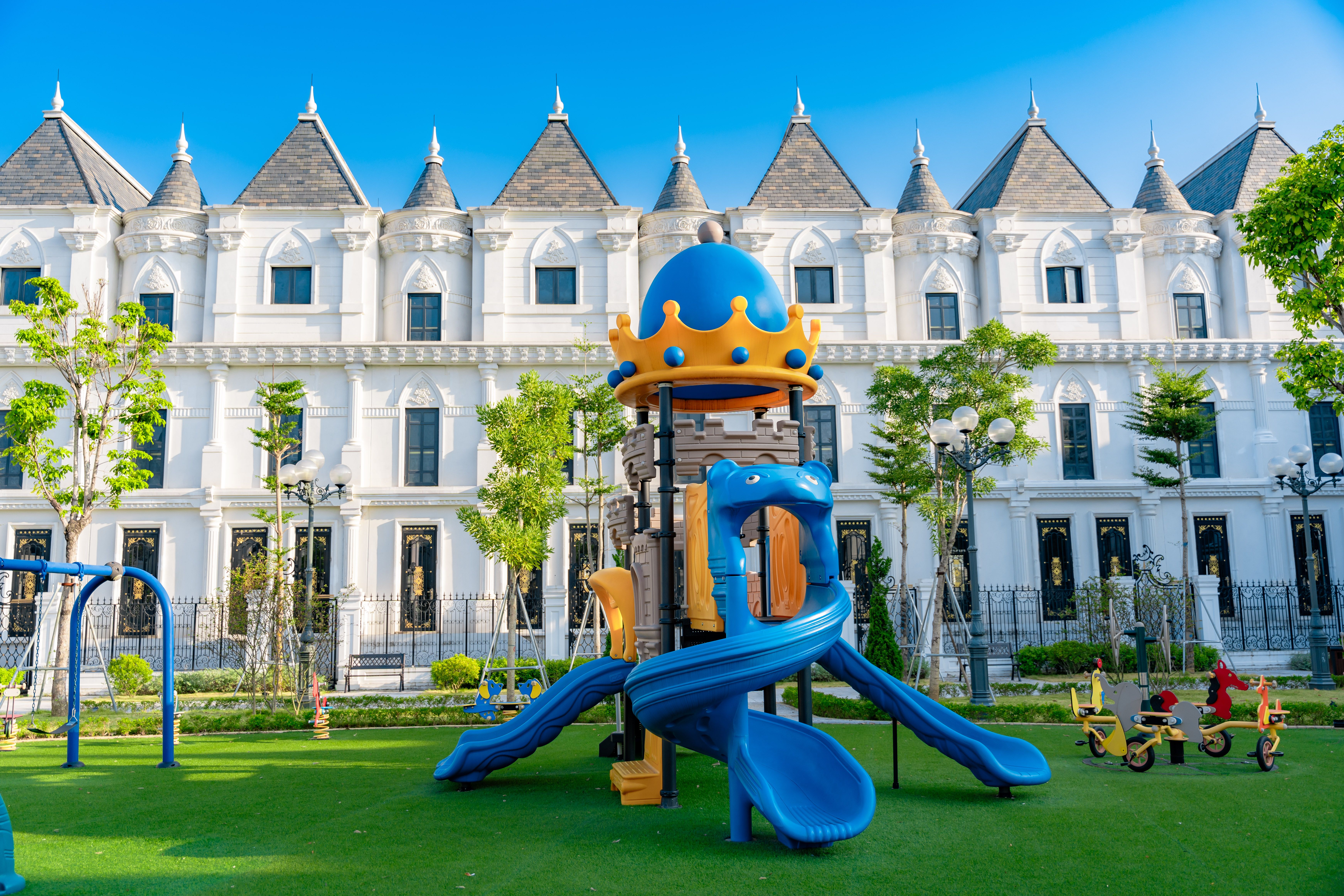 Chủ nhà cho thuê biệt thự 178m2 song lập hướng Tây Bắc Kita Capital chưa có đồ, gần công viên
