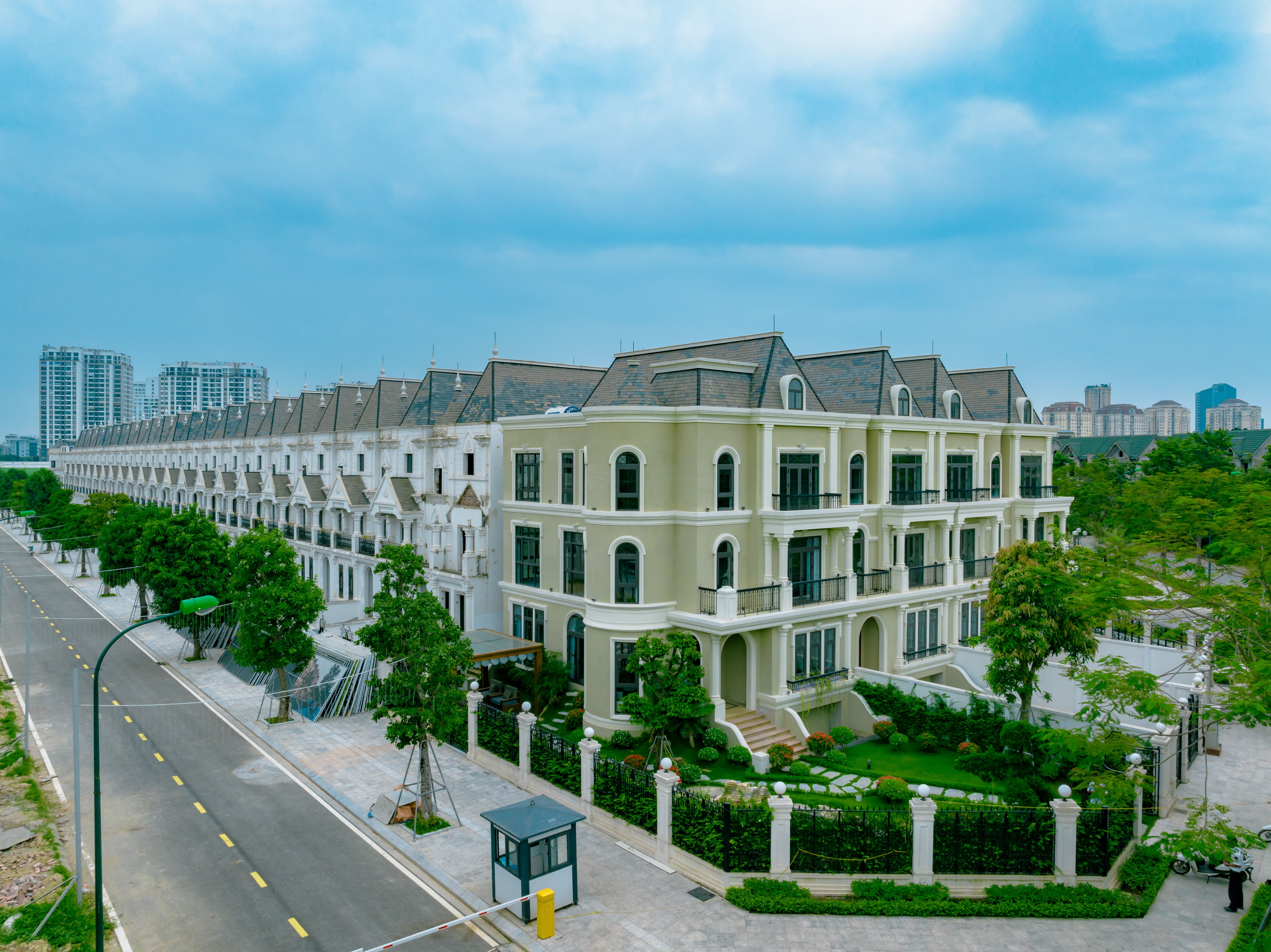 Chính chủ cho thuê shophouse giá thương thảo, hướng chính Tây Tứ Trạch Kita Capital, mặt tiền: 8m