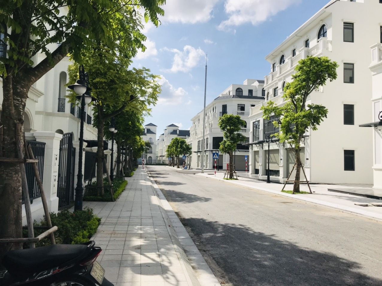 Cho thuê biệt thự 3 tầng Vinhomes Ocean Park Gia Lâm, DT 150m2, giá thỏa thuận. LH 0989734734