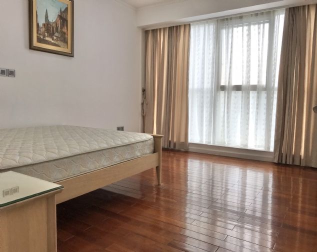 Giá ưu đãi 15 triệu/ 1 tháng cho thuê căn 3 phòng ngủ tầng thấp toà N02 T1 Khu ngoại giao đoàn