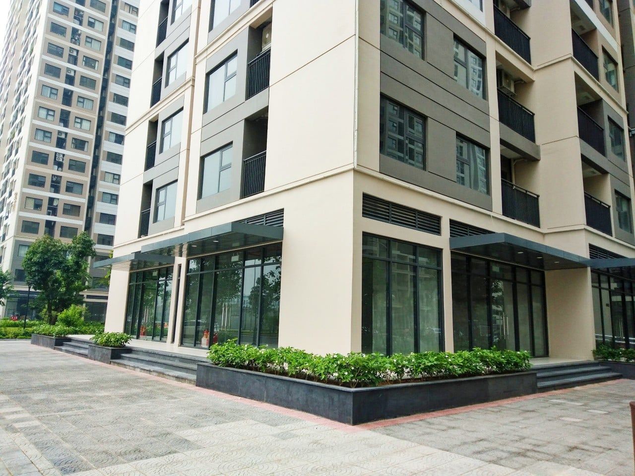 Cho thuê shophouse chân khối đế hướng nội khu toà W1 tại Vinhomes West Point Phạm Hùng