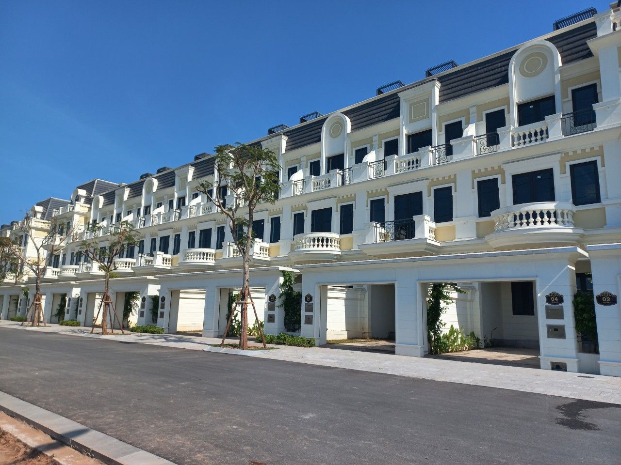 Chủ nhà cho thuê liền kề An Lạc Green Symphony hướng Tây Tứ Trạch chưa có đồ, diện tích: 92m2 rộng