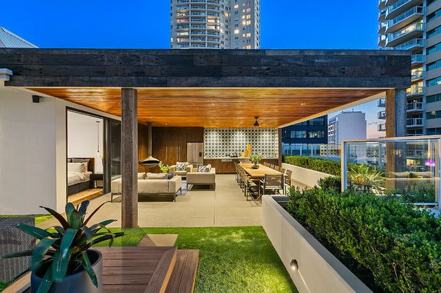 Cần bán SKy Villa vườn thượng quyển tầng cao Tây Tứ Trạch view toàn nội khu Noble Crystal Long Biên