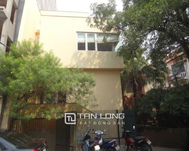 Nhà 100m2 x 3 tầng tại Tô Ngọc Vân, quận Tây Hồ cho thuê
