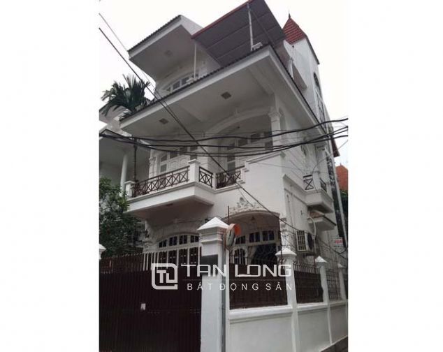 Nhà 150m2 cho thuê tại Tô Ngọc Vân có sân trước, sân thượng