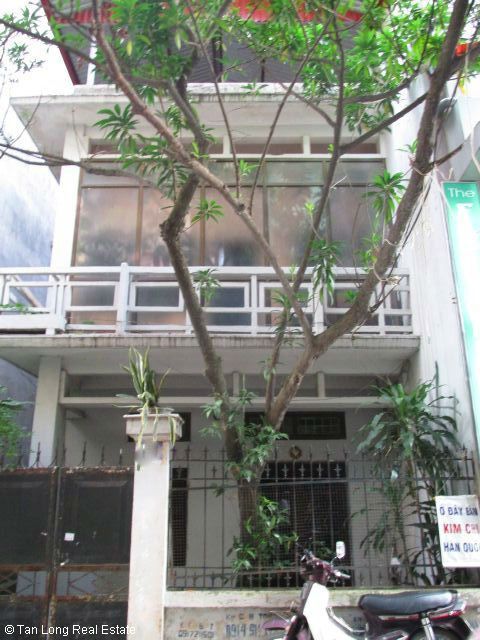 Nhà 2 tầng cho thuê tại đường Láng, quận Đống Đa