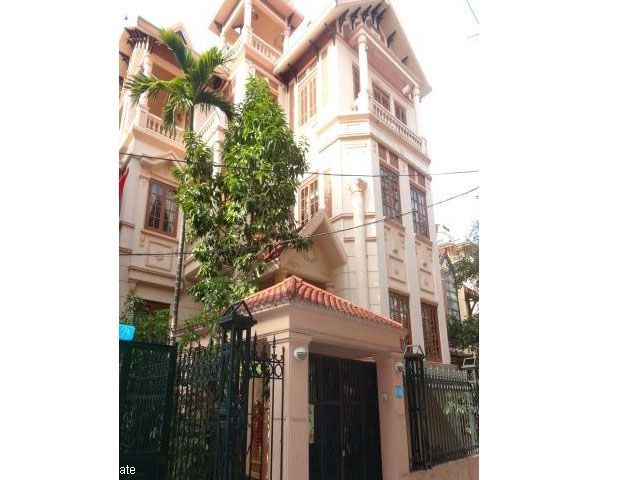 Nhà 3 tầng đẹp đường Xuân Diệu cho thuê