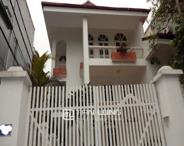 Nhà 4 phòng ngủ, 3 tầng cho thuê tại Đặng Thai Mai, quận Tây Hồ