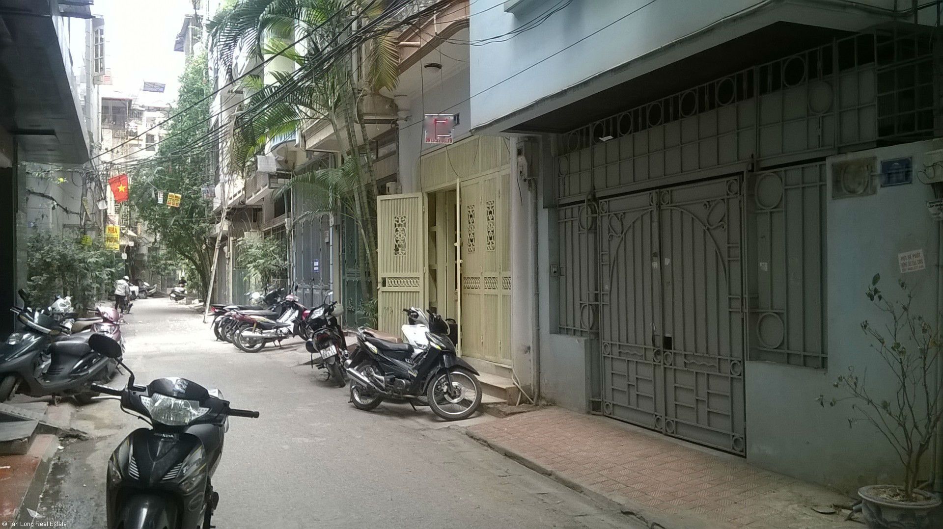 Nhà 4 phòng ngủ cho thuê tại Nguyên Hồng, quận Đống Đa