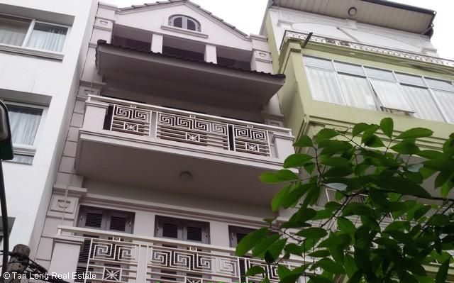 Nhà 4 phòng ngủ view hồ Trúc Bạch cho thuê tại quận Ba Đình