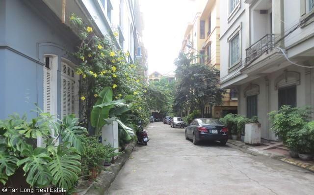 Nhà 4 tầng, 4 phòng ngủ cho thuê tại Quốc Tử Giám, quận Đống Đa, Hà Nội