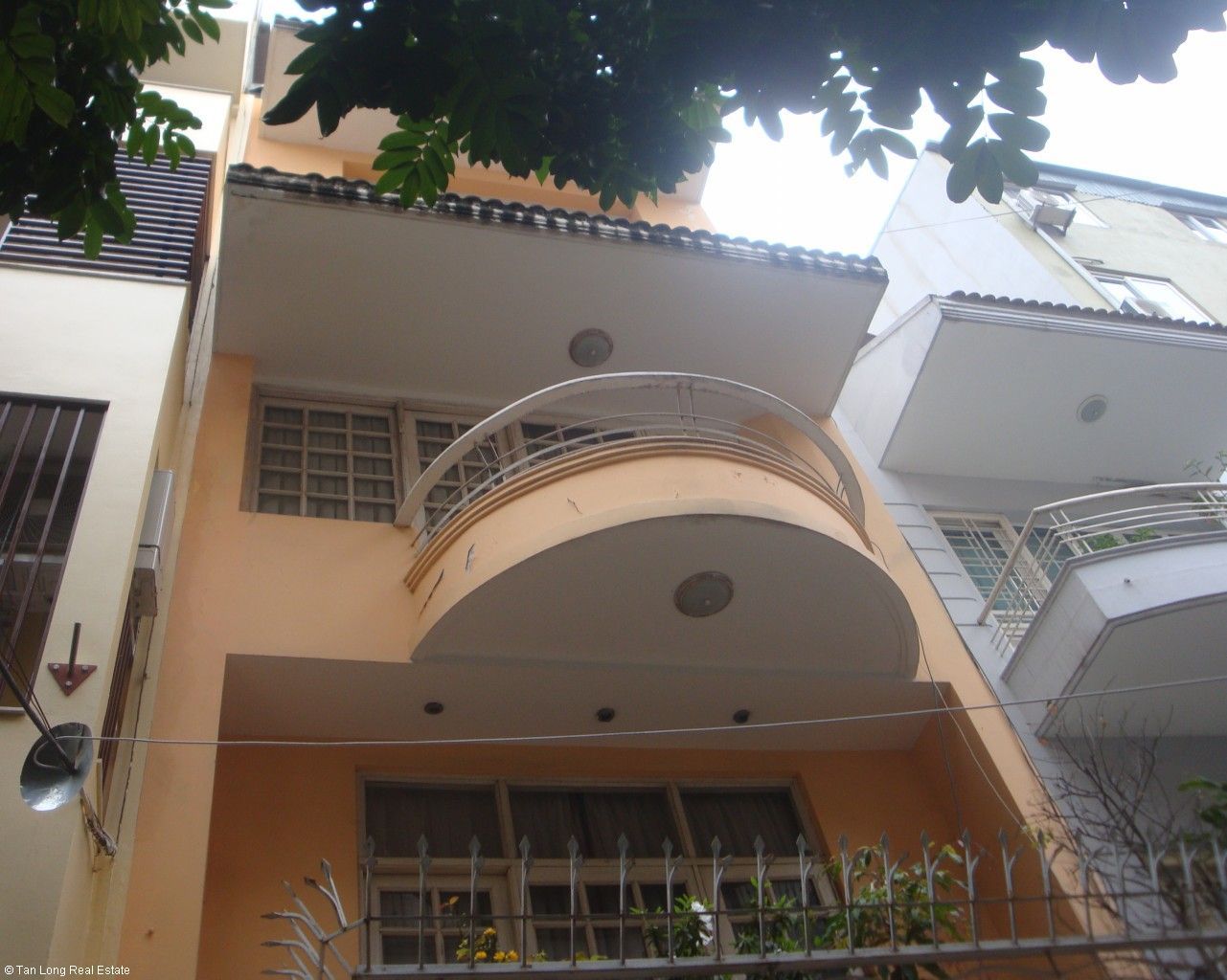Nhà 4 tầng cho thuê tại phố Linh Lang, quận Ba Đình, Hà Nội