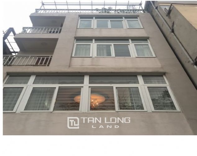 Nhà 5 phòng ngủ, đủ đồ cho thuê tại Yên Phụ, quận Tây Hồ