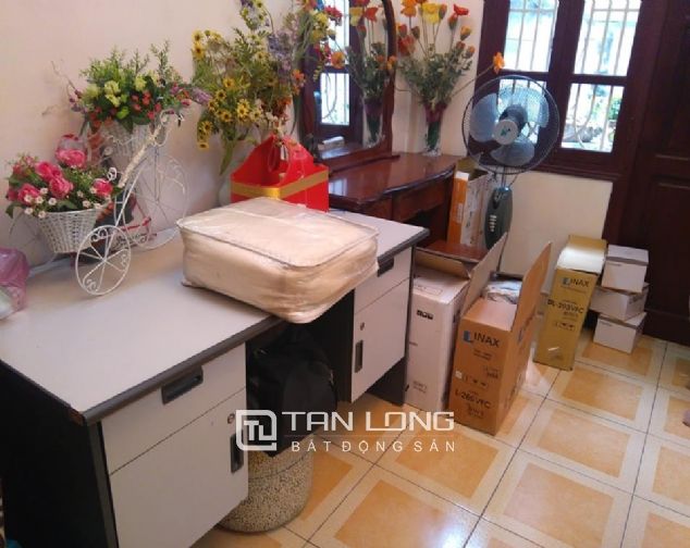 Nhà 50m2 x 4 tầng, 4 phòng ngủ cho thuê tại Hào Nam, quận Đống Đa