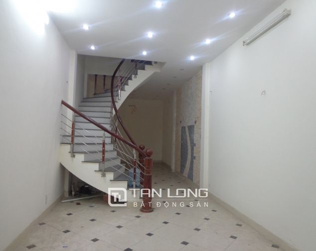 Nhà 75m2 x 5 tầng cho thuê tại Đốc Ngữ, quận Ba Đình