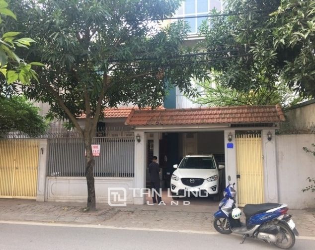 Nhà biệt thự sân vườn cho thuê tại Nhật Tân Tây Hồ, 150m2 x 2 tầng, 3 phòng ngủ