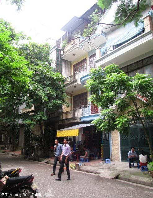 Nhà cần bán tại ngõ Văn Chương, quận Đống Đa