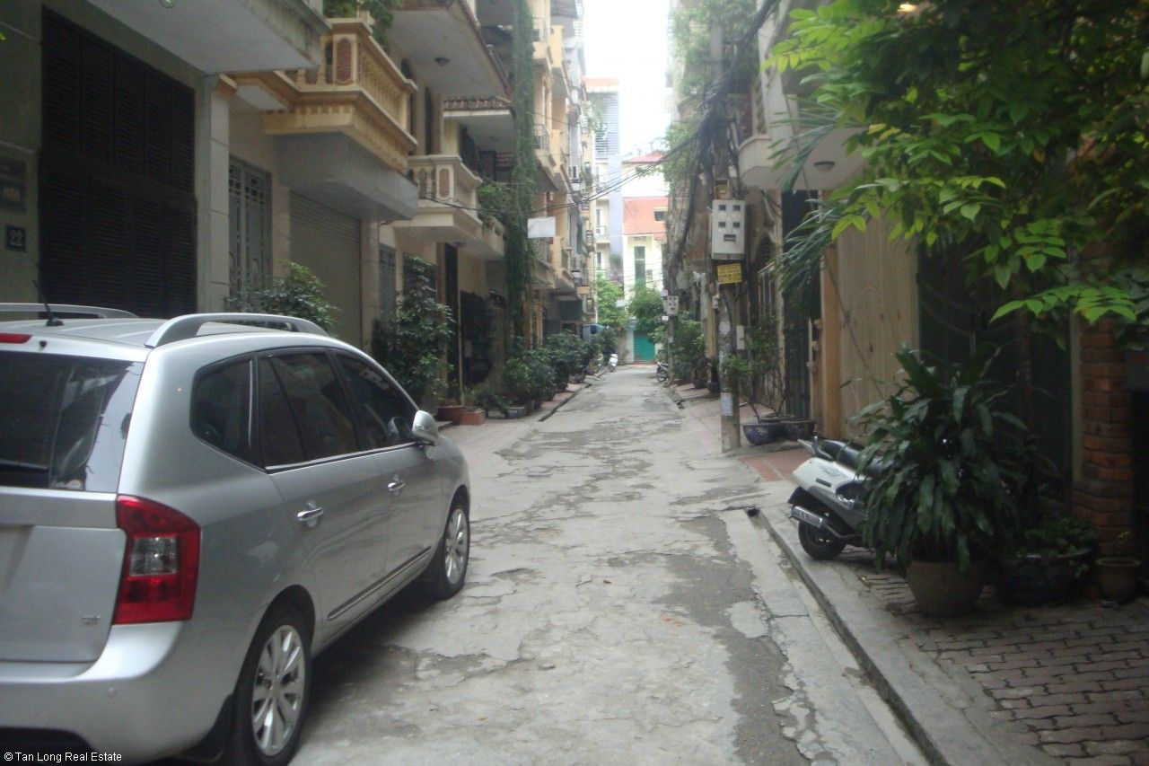 Nhà cho thuê 60m2 x 4.5 tầng tại Văn Cao, quận Ba Đình