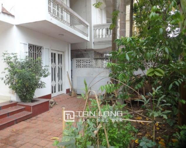 Nhà cho thuê nhà 4 phòng ngủ đường Đặng Thai Mai, Tây Hồ, Hà Nội