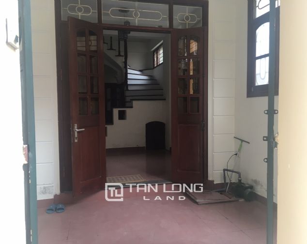 Nhà cho thuê nhà tại Quảng An, Tây Hồ. Diện tích 50m2 * 4 tầng,3 phòng ngủ