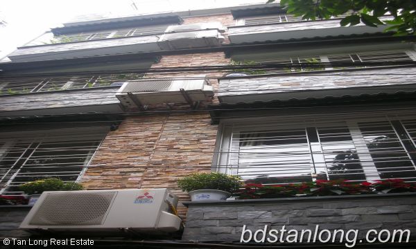 Nhà cho thuê tại đường Tô Ngọc Vân quận Tây Hồ