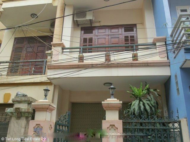 Nhà có 85m2 x 4 tầng cho thuê tại Quốc Tử Giám, quận Đống Đa