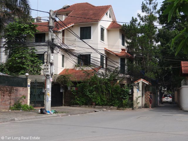 Nhà đẹp cho thuê tại đường Tô Ngọc Vân, quận Tây Hồ