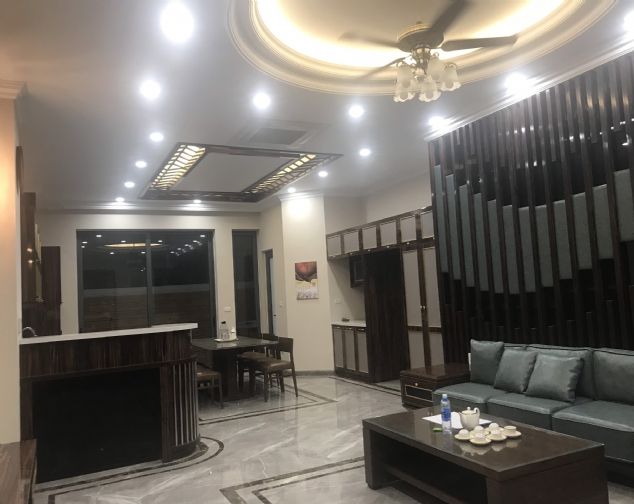 Nhà liền kề hoàn thiện phía Hồ Vinhomes The Harmony cho thuê