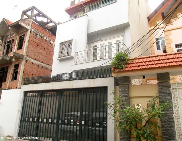 Nhà tại Lạc Long Quân, quận Tây Hồ 116m2 x 4 tầng cho thuê