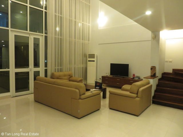 Penthouse 330m2 tòa P2 Ciputra, Tây Hồ cho thuê