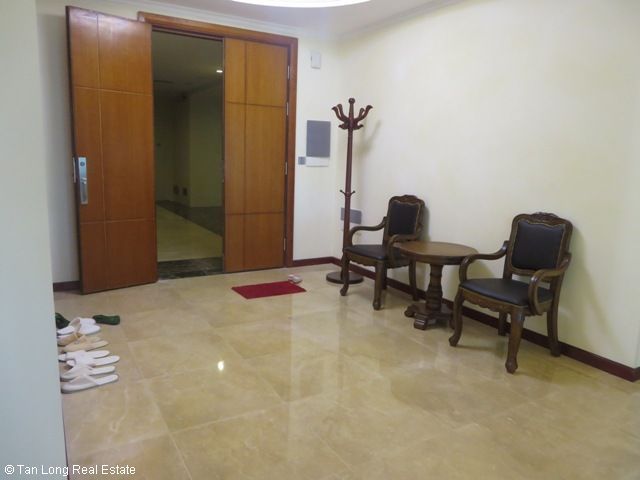 Penthouse tòa L2 Ciputra, quận Tây Hồ cho thuê