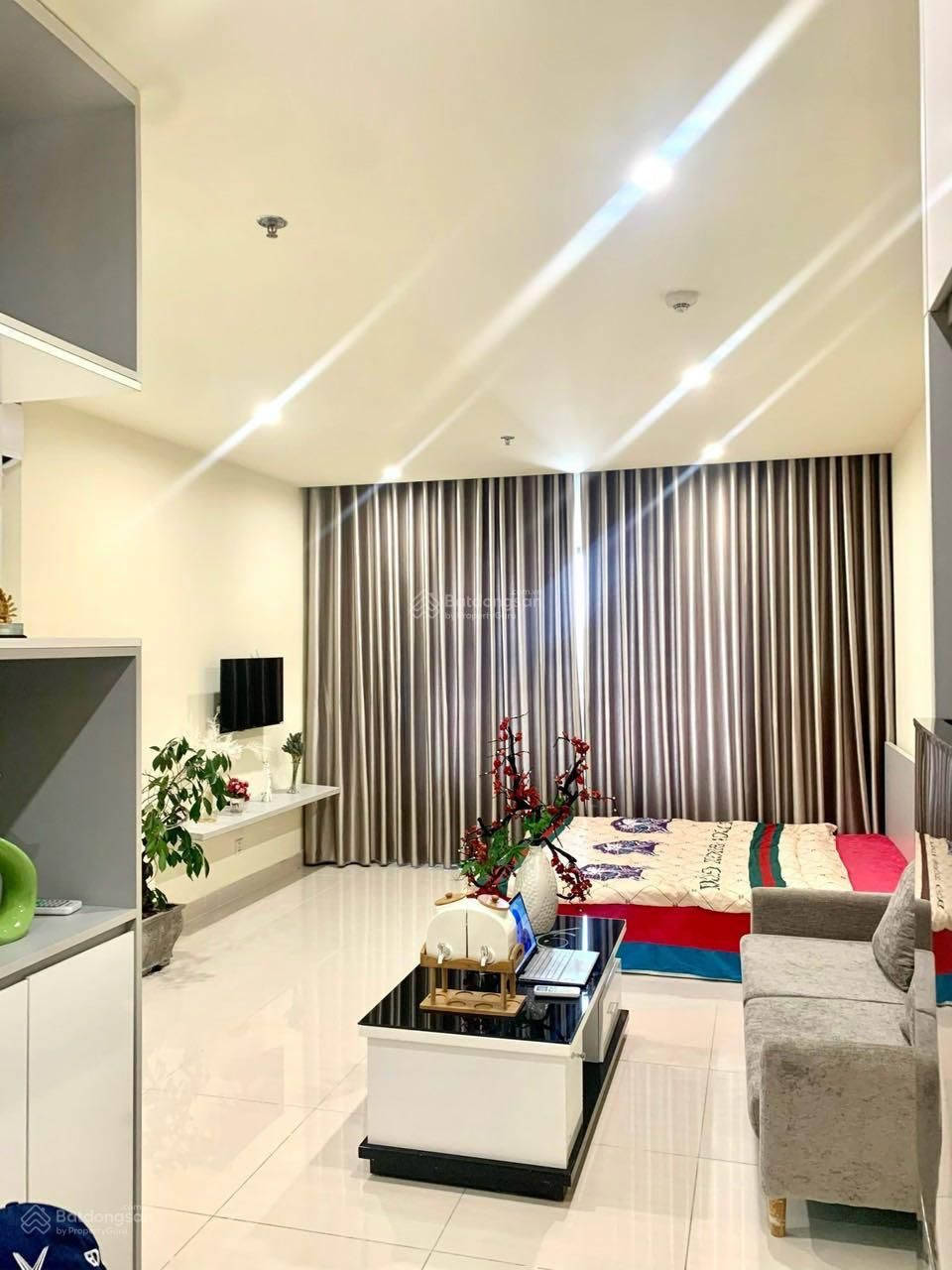 Cho thuê gấp căn hộ 2 phòng ngủ chung cư CT3 Vimeco II Nguyễn Chánh hướng Đông Bắc - DT: 91m2