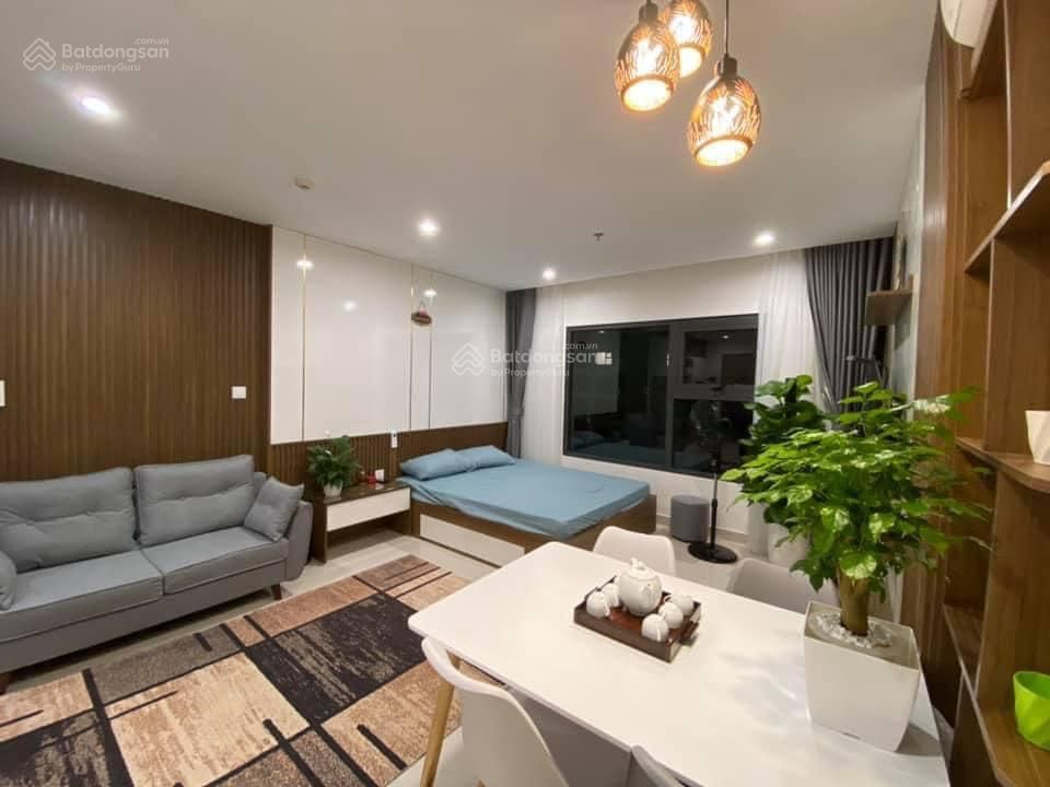 Cho thuê gấp căn hộ 3 phòng ngủ Vimeco Nguyễn Chánh hướng Đông Nam, chưa có đồ - DT: 110m2