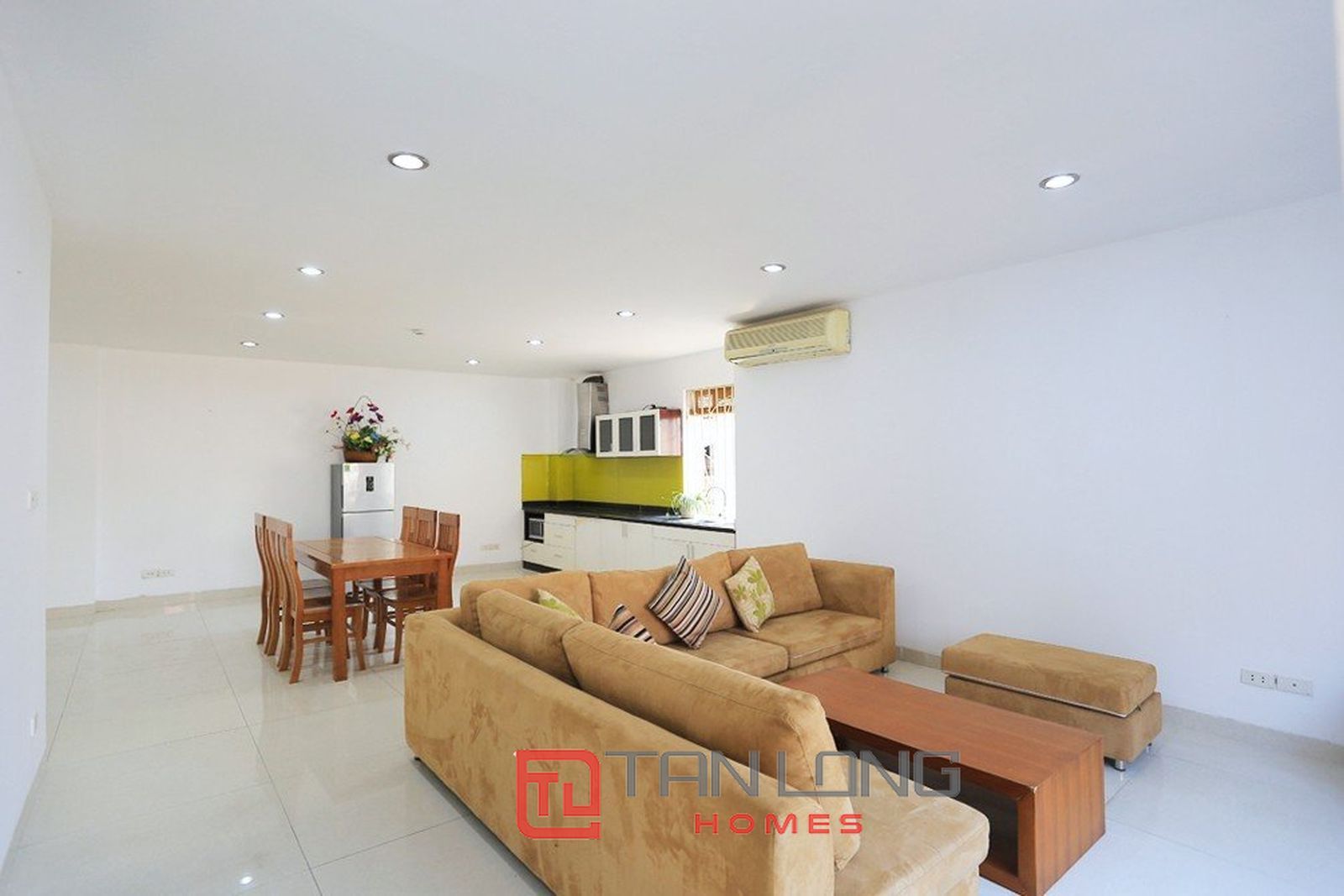 Bán căn hộ 3 phòng ngủ giá tốt, hướng đông tứ trạch diện tích: 100m2 Vinhomes Royal City Thanh Xuân