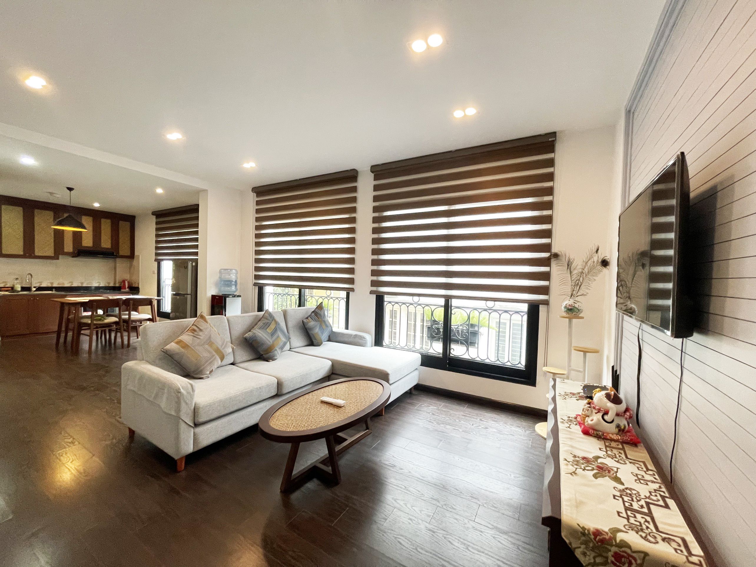 Cho thuê căn hộ đủ đồ nội thất 79.58m2/3PN ban công view hồ Ngọc Trai hướng Tây Masteri Waterfront