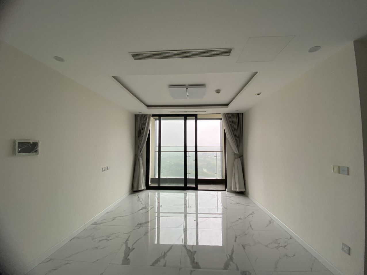 Bán căn hộ chung cư Sunshine City tầng cao view đẹp   