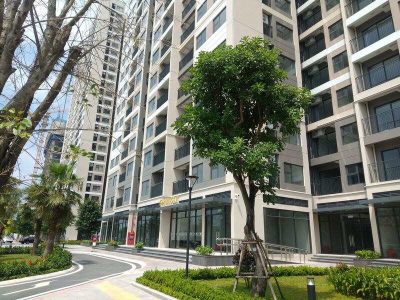 Cần bán shophouse khối đế diện tích rộng, hướng chính Nam giá tốt Vinhomes Global Gate mặt tiền 8m