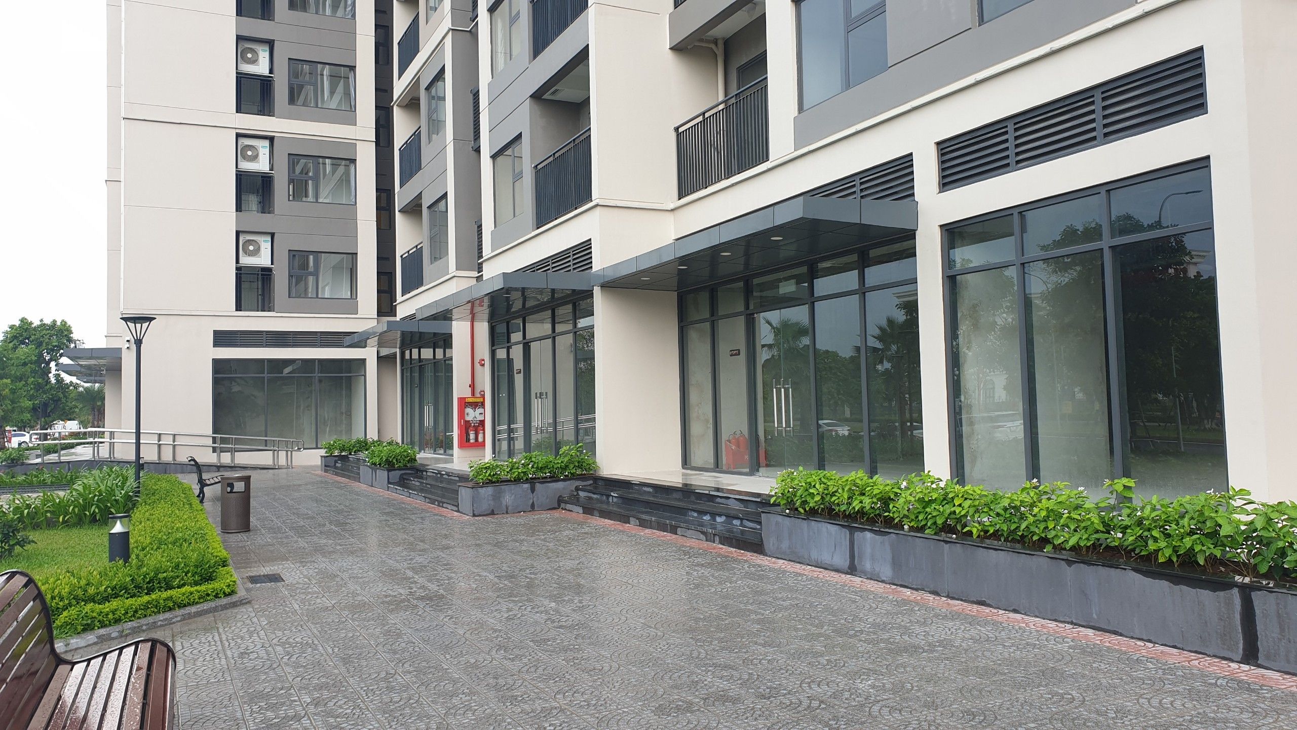 Cần thuê shophouse Geleximco Lê Trọng Tấn hướng chính Đông, diện tích: 89m2, đủ đồ cao cấp