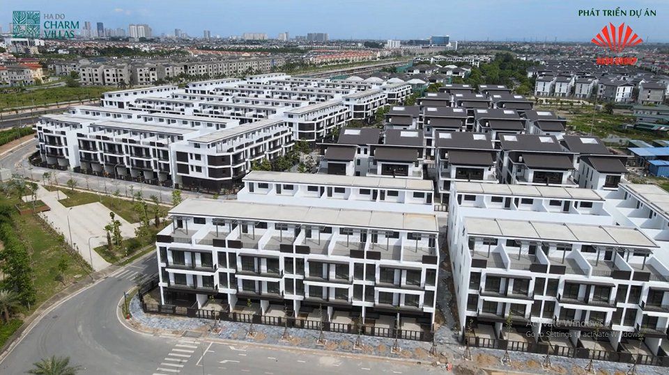 Cần bán nhà phố shophouse Hado Charm Villas, 3 tầng, trung tâm dự án, hướng chính Nam