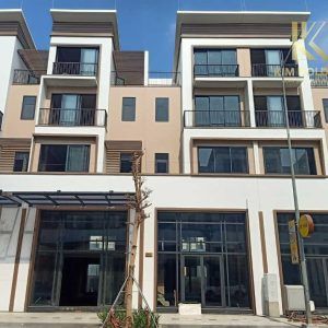 Cần bán shop căn góc hướng Bắc xây thô, mặt tiền lớn dãy Nhật Nguyệt diện tích 70m2 Vinhomes Cổ Loa