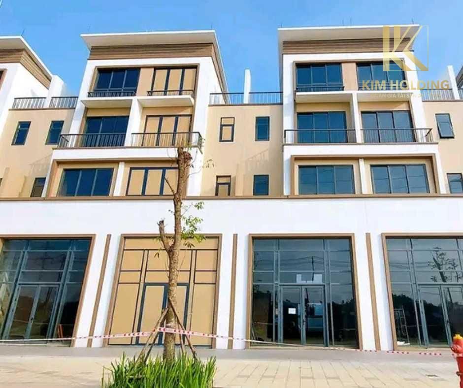 Bán nhà phố shophouse Thịnh Vượng hướng Đông Nam view vườn hoa 75m2 x 4 tầng KD tốt Vinhomes Cổ Loa