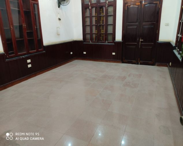 Siêu hót! Nhà 3 mặt tiền trên đường Lạc Long Quân cần bán