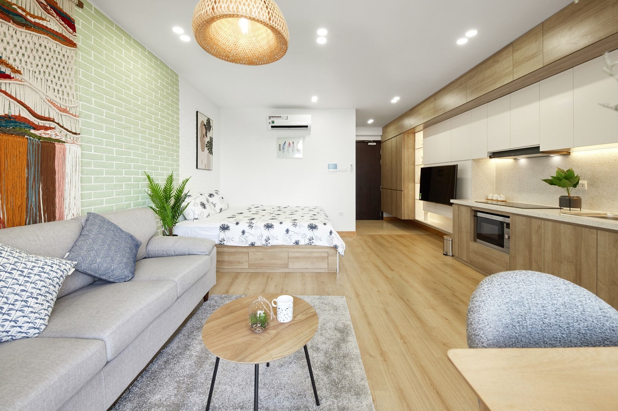 Chuyển nhượng căn Studio tầng cao hướng Đông Tứ Trạch view nội khu Masteri West Heights Tây Mỗ