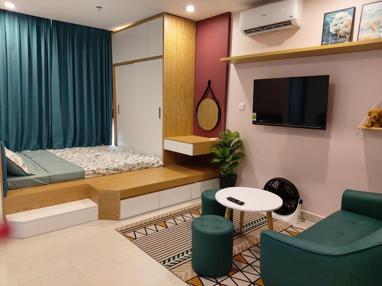 Cần bán căn Studio bàn giao tiêu chuẩn hướng Tây Nam view hồ bơi The Palm Oasis Vinhomes Star City