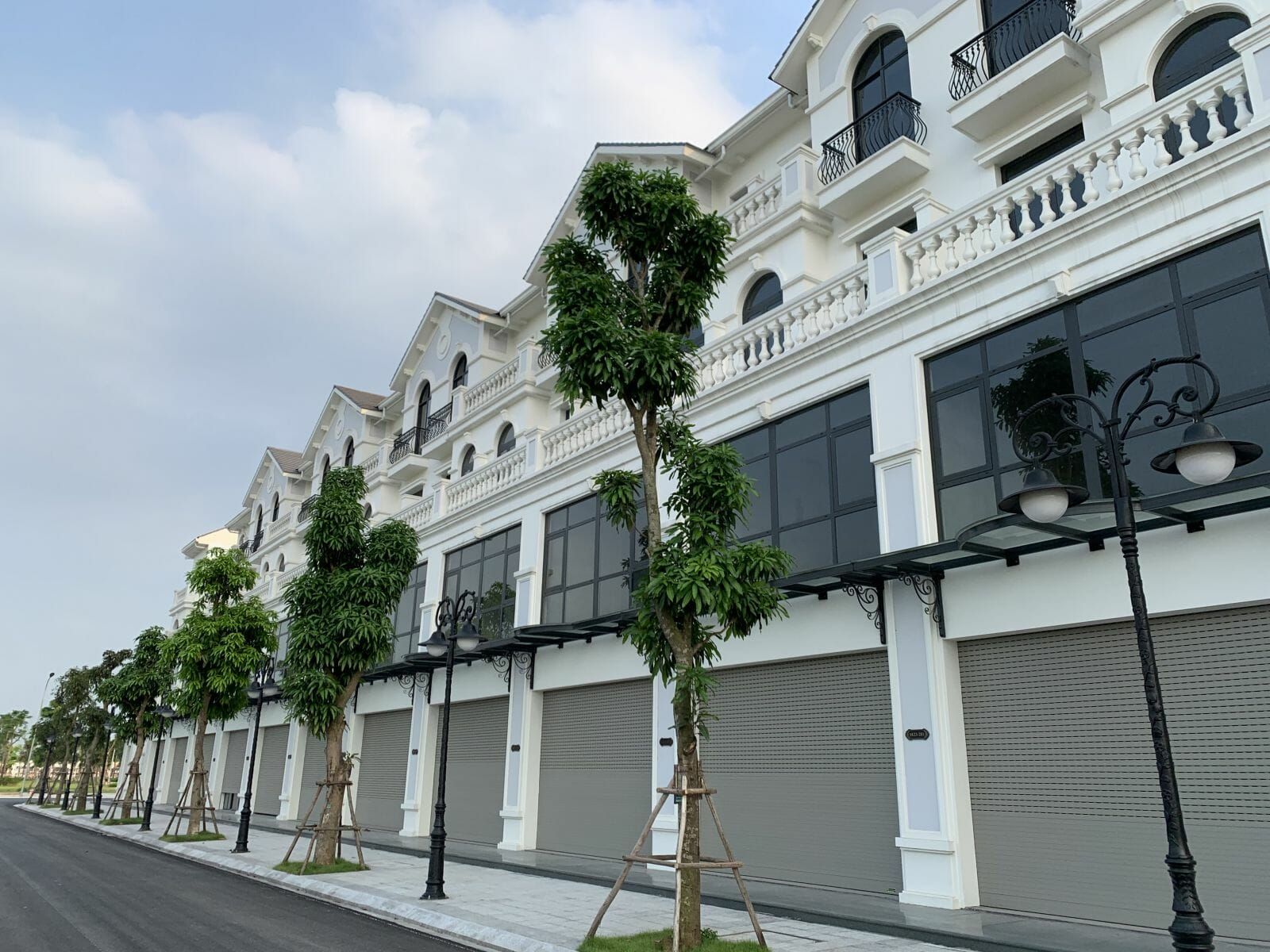 Cho thuê nhà phố shophouse hướng Đông Bắc giá ưu đãi Vinhomes Ocean Park 3