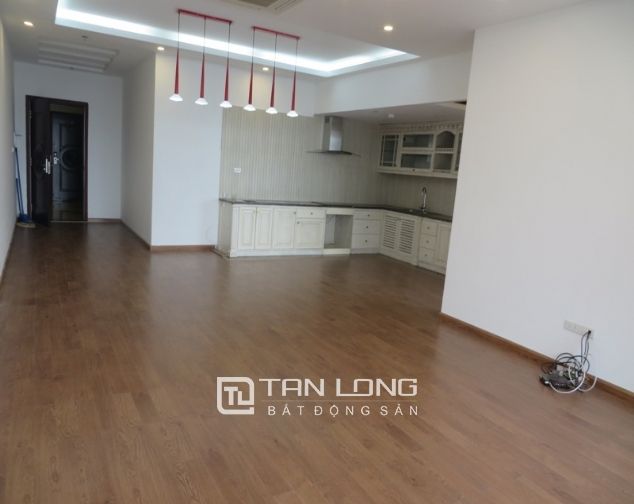 Tòa R1 Vinhomes Royal City cho thuê căn hộ 2 phòng ngủ, 111m2